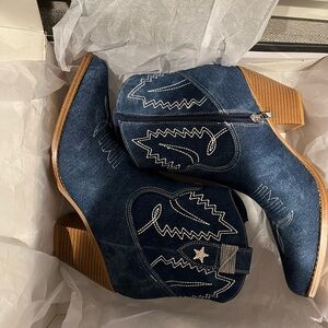 NINE WEST
DENIM BOOTIES